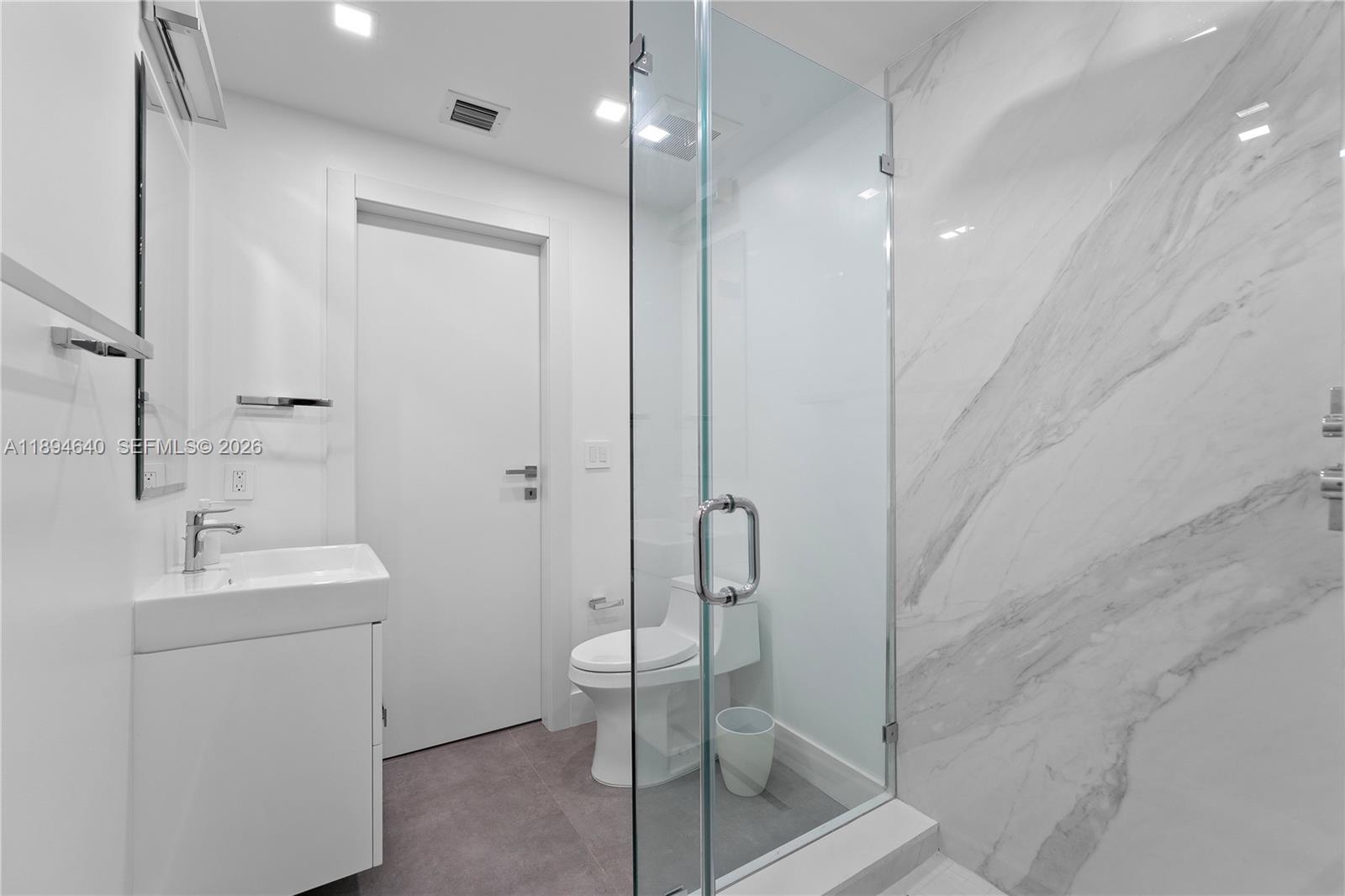 1000 Venetian Way #1006, Miami FL 33139