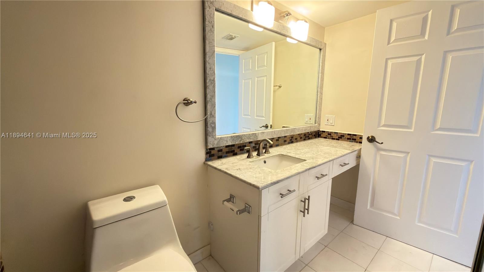 3530 W Mystic Pointe Dr #1602, Aventura FL 33180