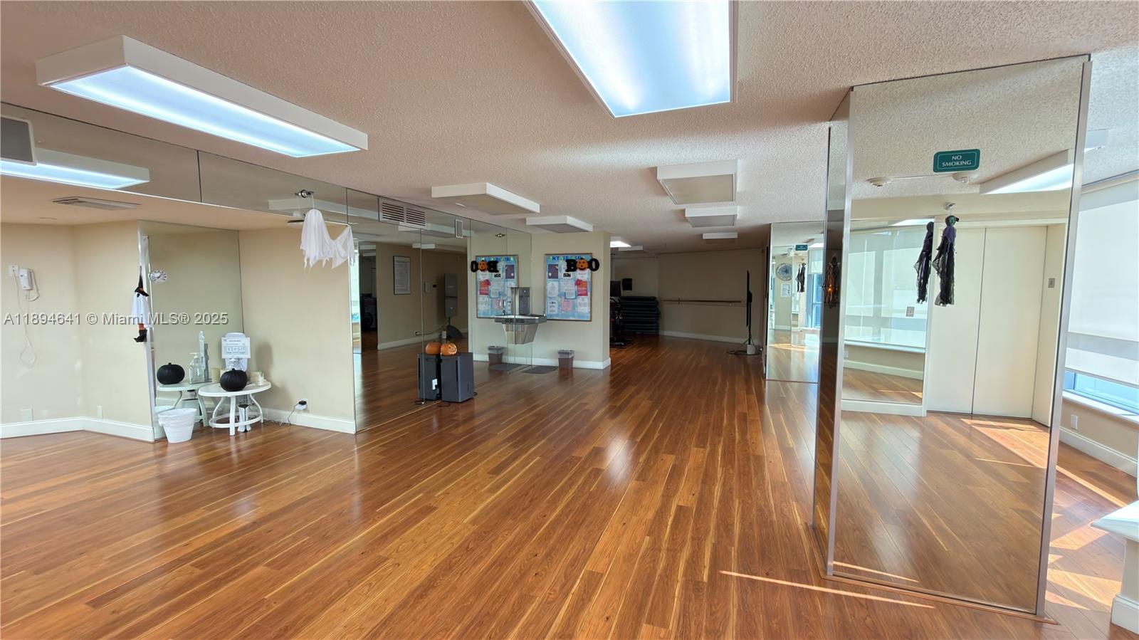 3530 W Mystic Pointe Dr #1602, Aventura FL 33180