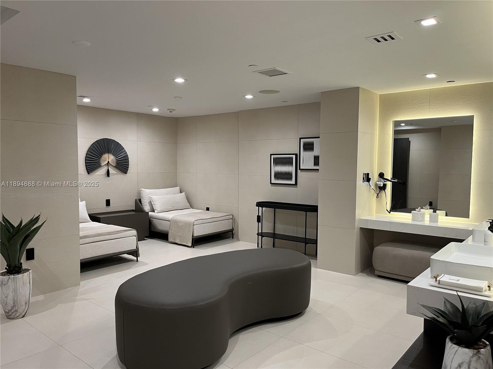 15901 Collins Ave #705, Sunny Isles Beach FL 33160