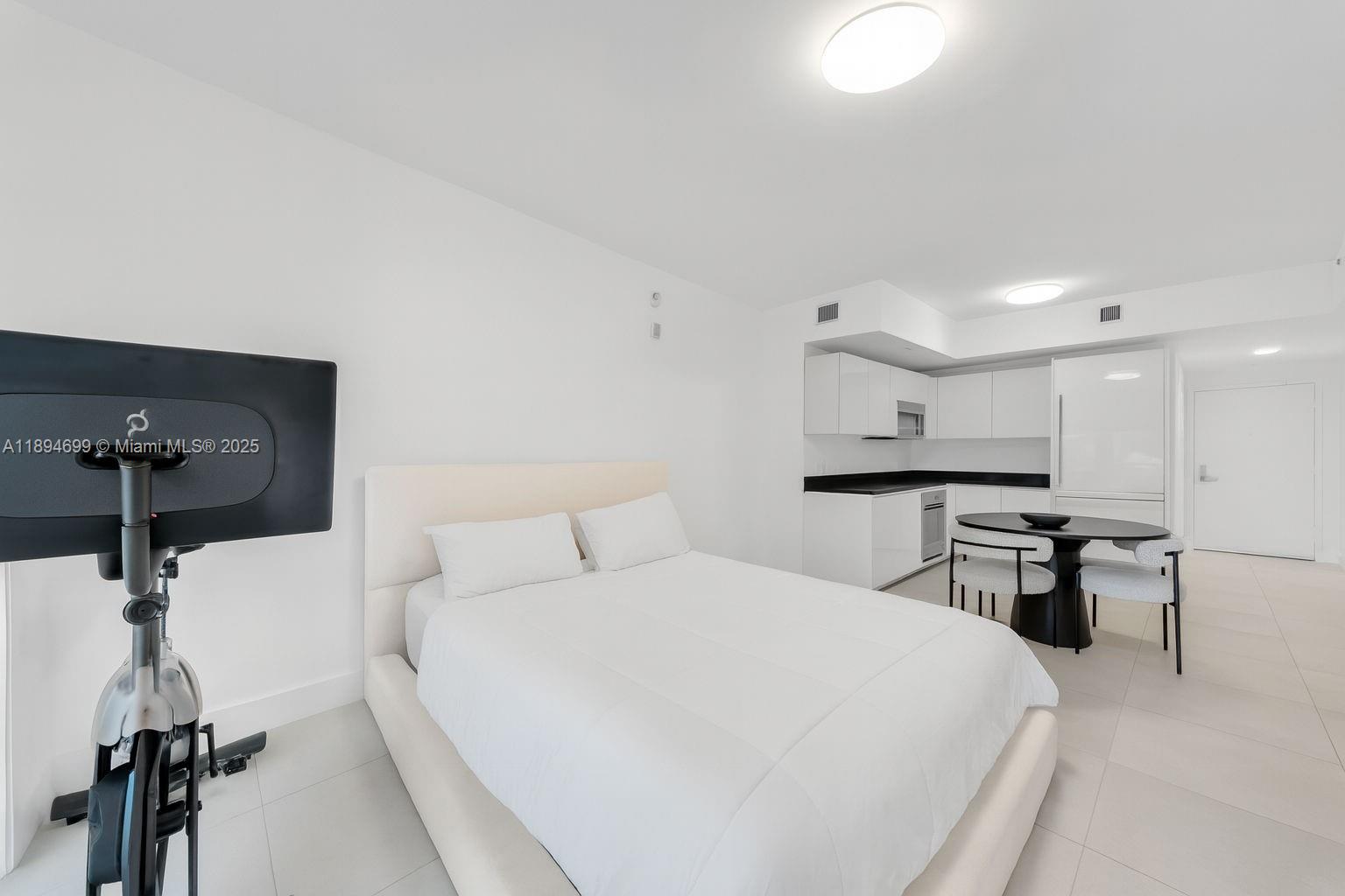1010 Brickell Ave #3210, Miami FL 33131