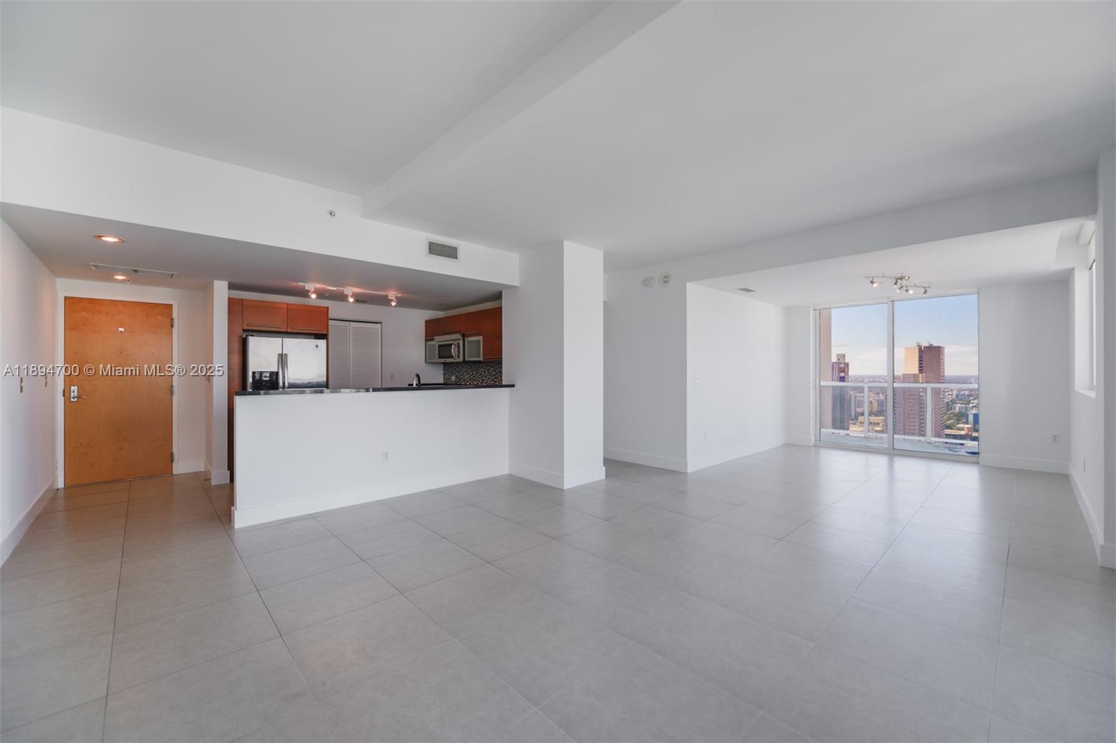253 NE 2nd St #3902, Miami FL 33132