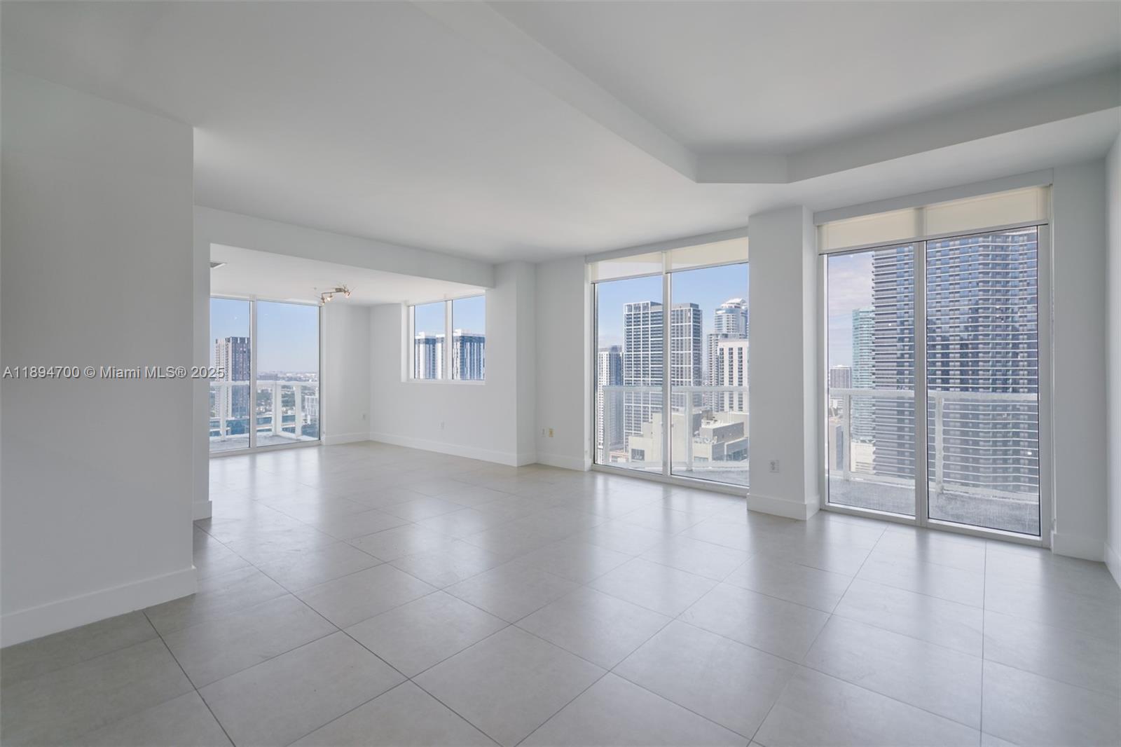 253 NE 2nd St #3902, Miami FL 33132