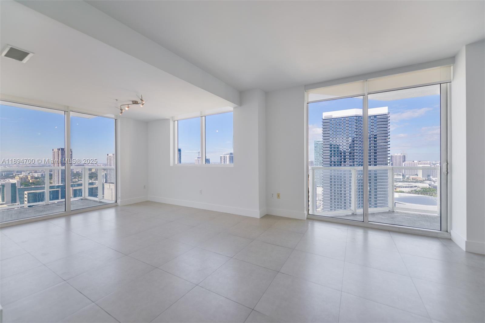 253 NE 2nd St #3902, Miami FL 33132