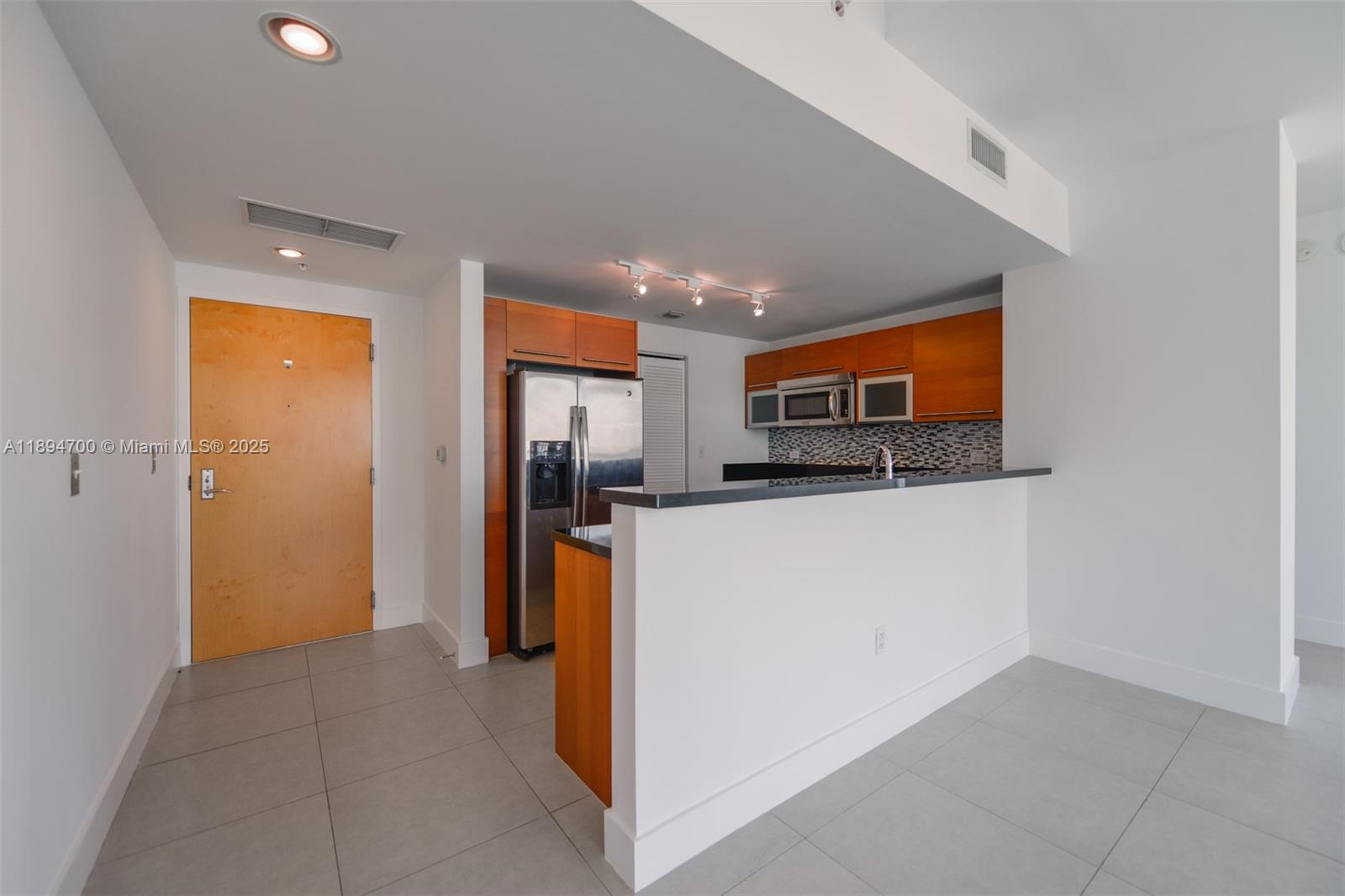 253 NE 2nd St #3902, Miami FL 33132