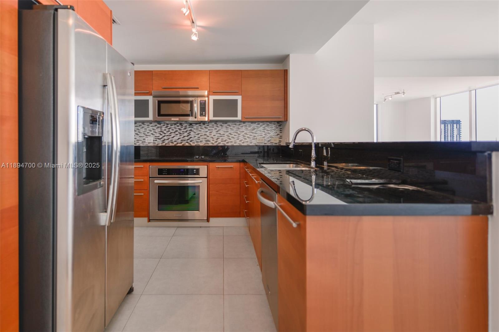 253 NE 2nd St #3902, Miami FL 33132