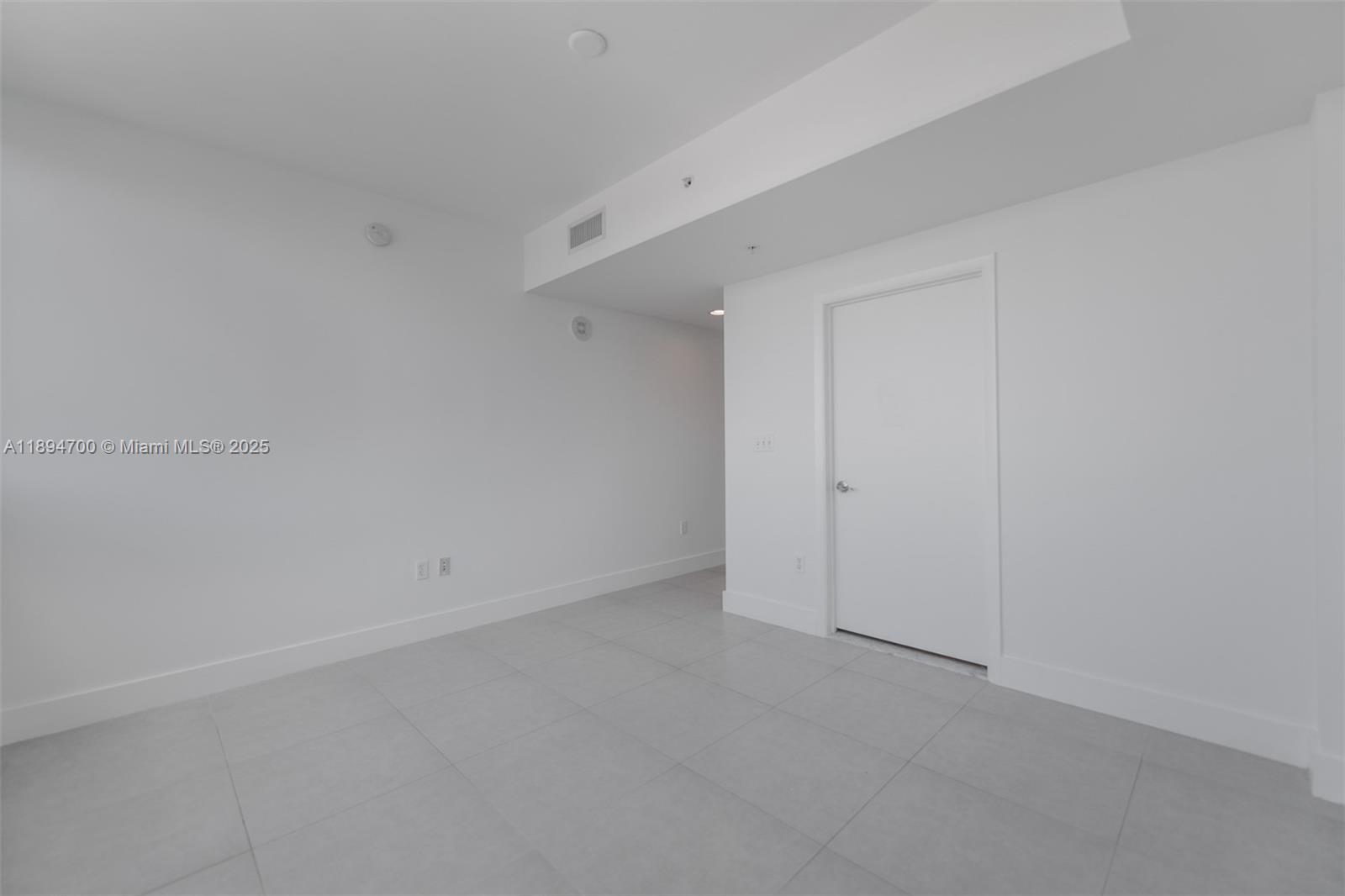 253 NE 2nd St #3902, Miami FL 33132