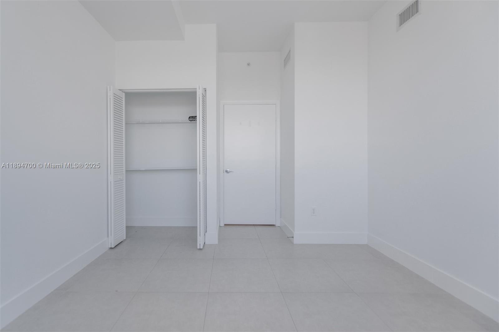 253 NE 2nd St #3902, Miami FL 33132