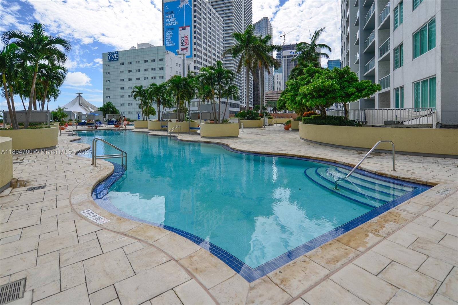 253 NE 2nd St #3902, Miami FL 33132
