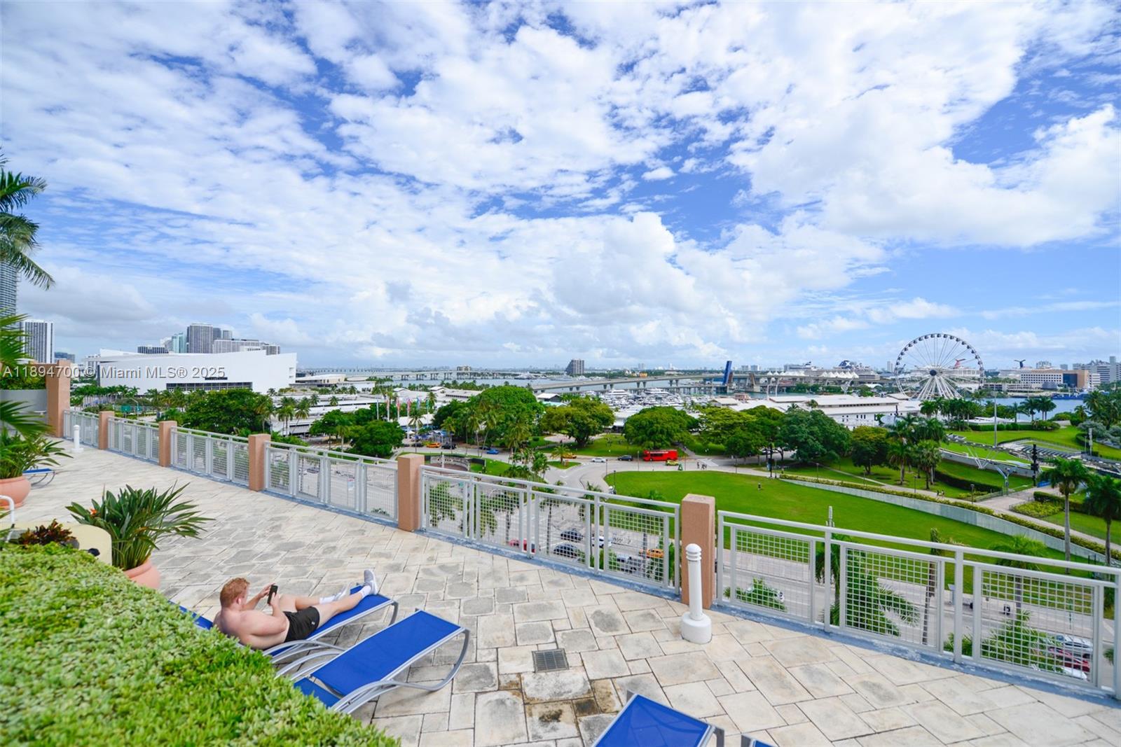 253 NE 2nd St #3902, Miami FL 33132