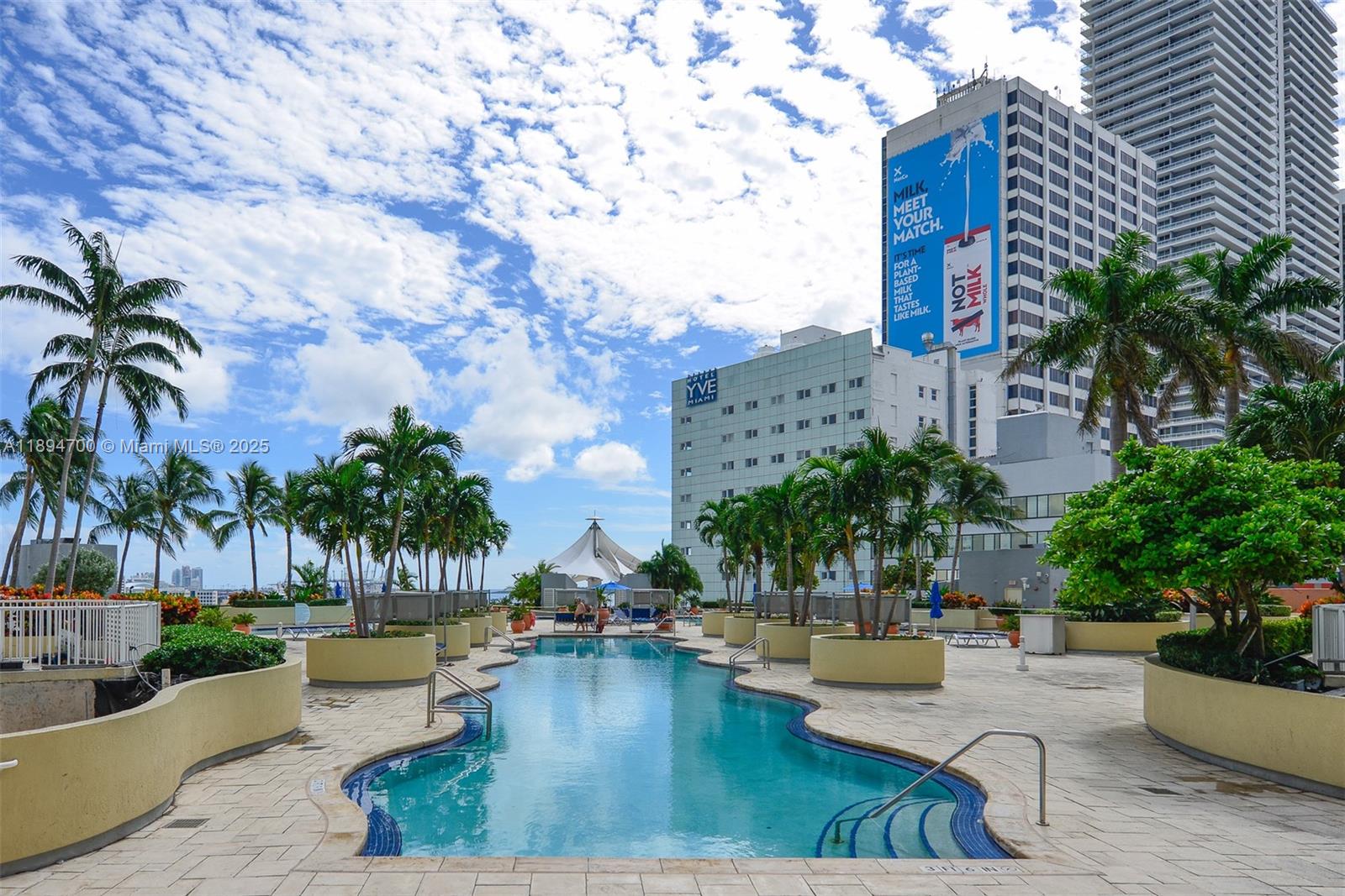 253 NE 2nd St #3902, Miami FL 33132
