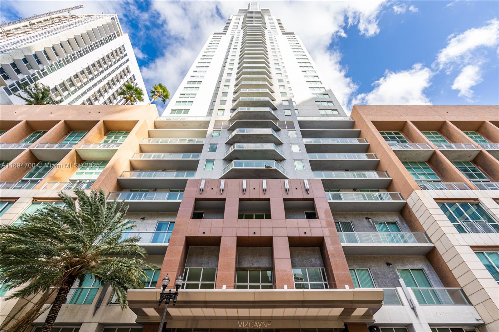 253 NE 2nd St #3902, Miami FL 33132
