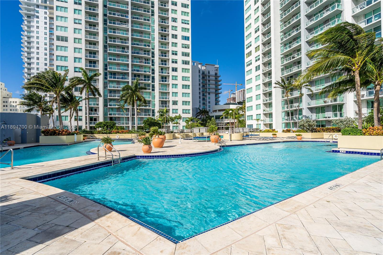 253 NE 2nd St #3902, Miami FL 33132