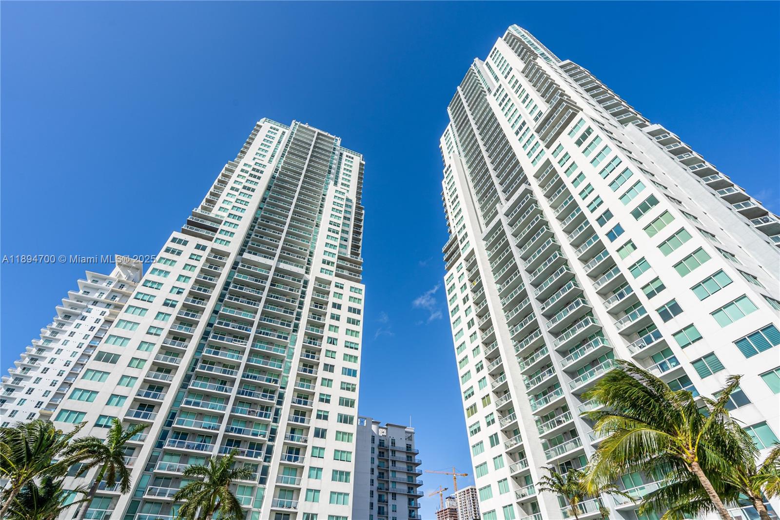 253 NE 2nd St #3902, Miami FL 33132