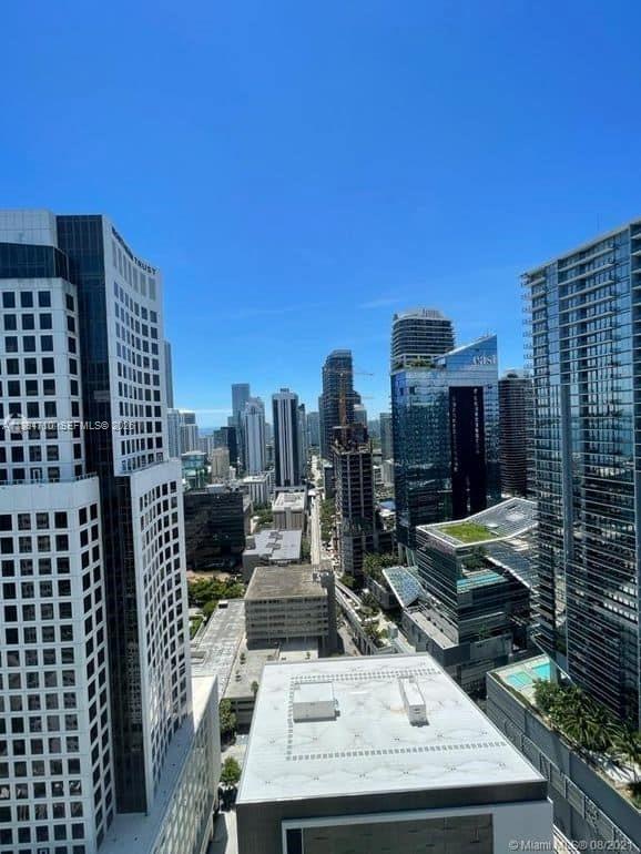 55 SE 6th St #4004, Miami FL 33131