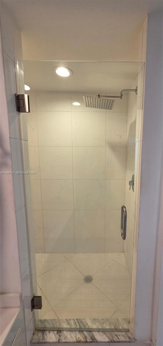 55 SE 6th St #4004, Miami FL 33131