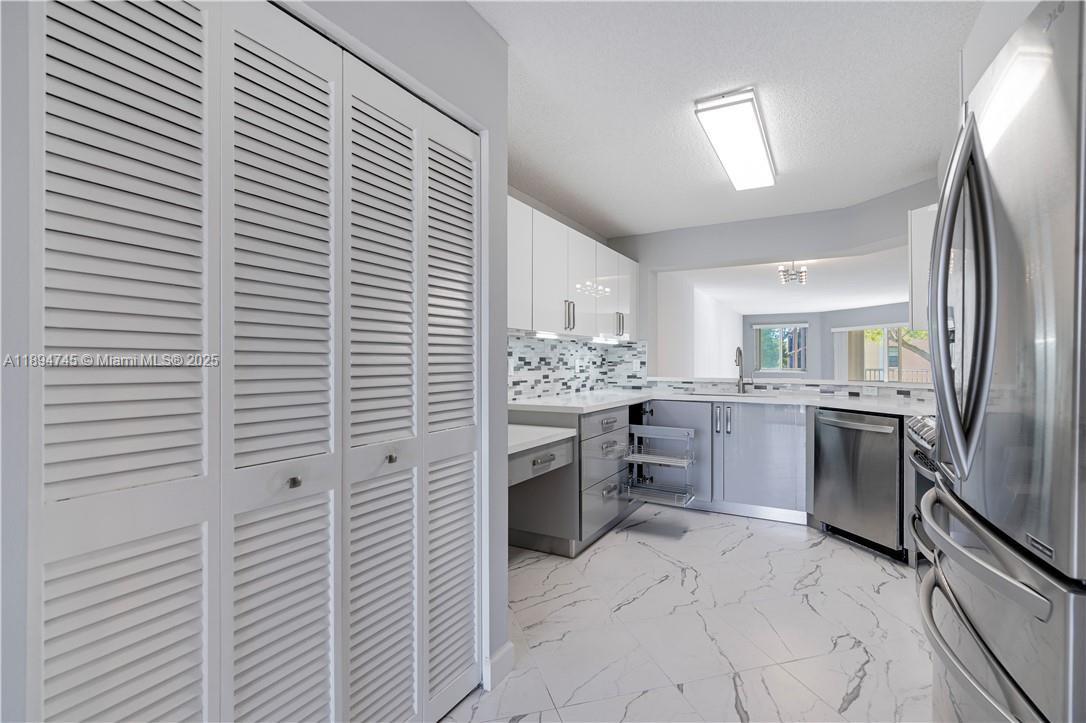 7440 Granville Dr #213, Tamarac FL 33321