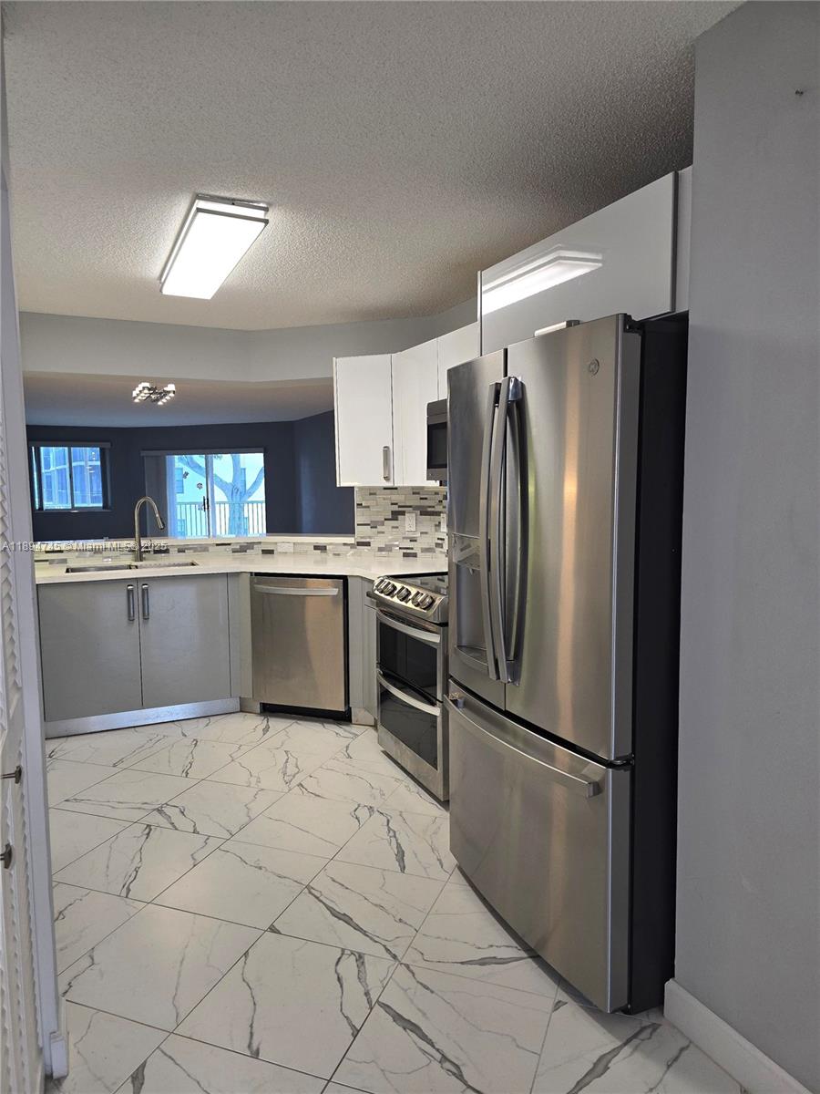 7440 Granville Dr #213, Tamarac FL 33321