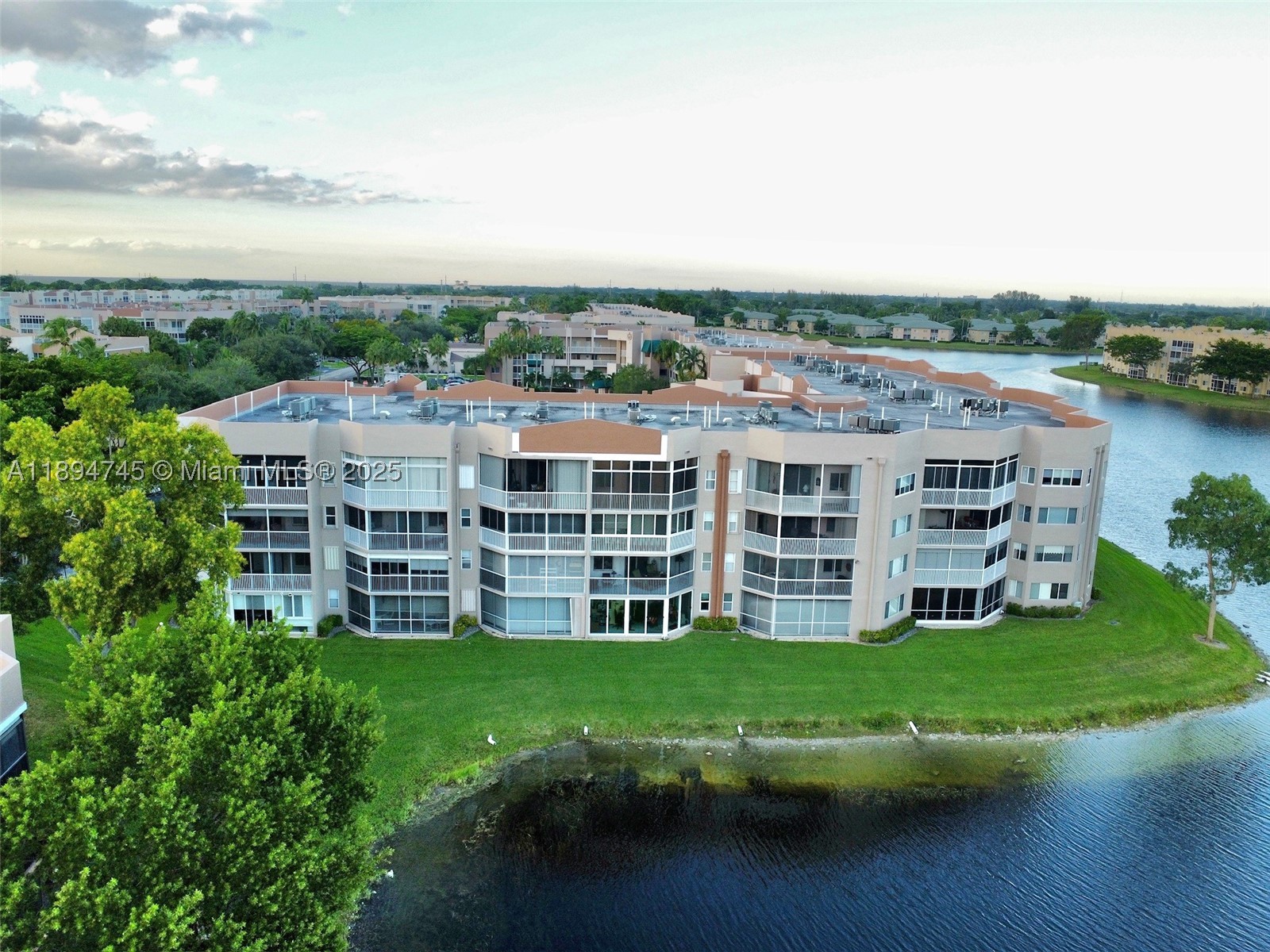 7440 Granville Dr #213, Tamarac FL 33321