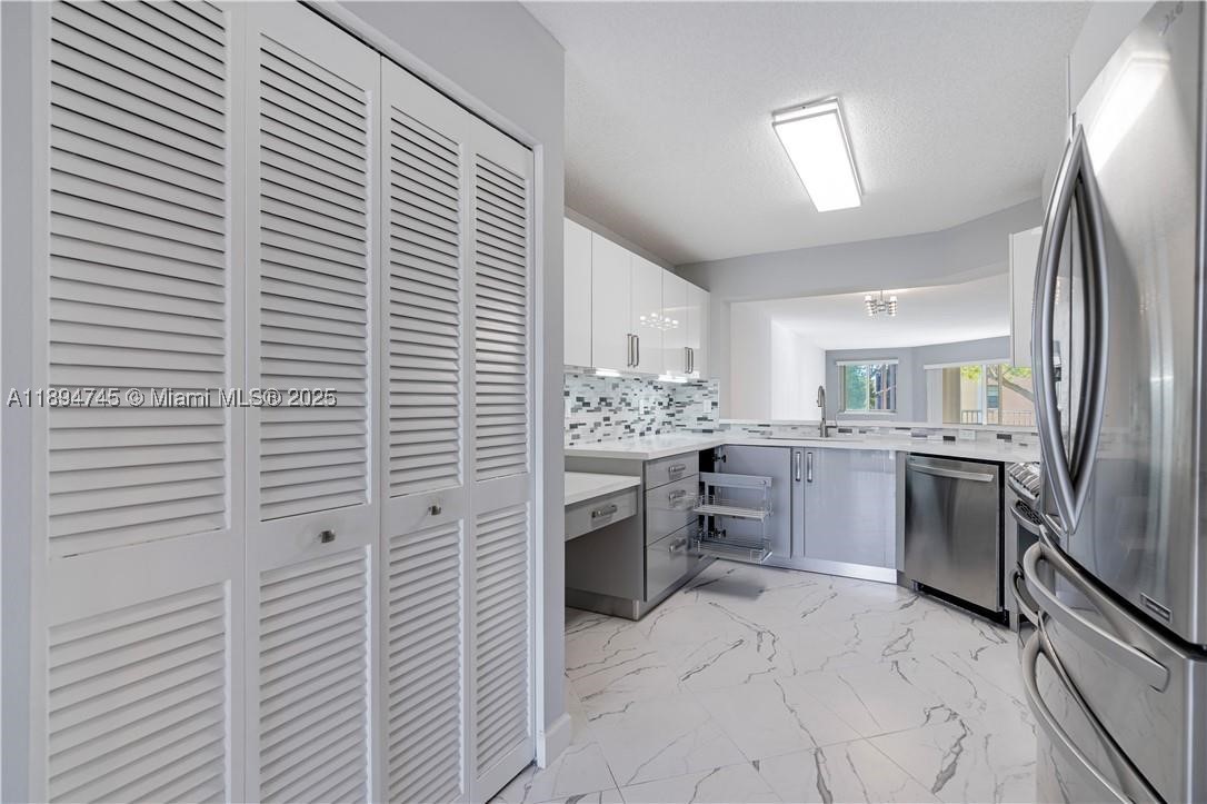 7440 Granville Dr #213, Tamarac FL 33321