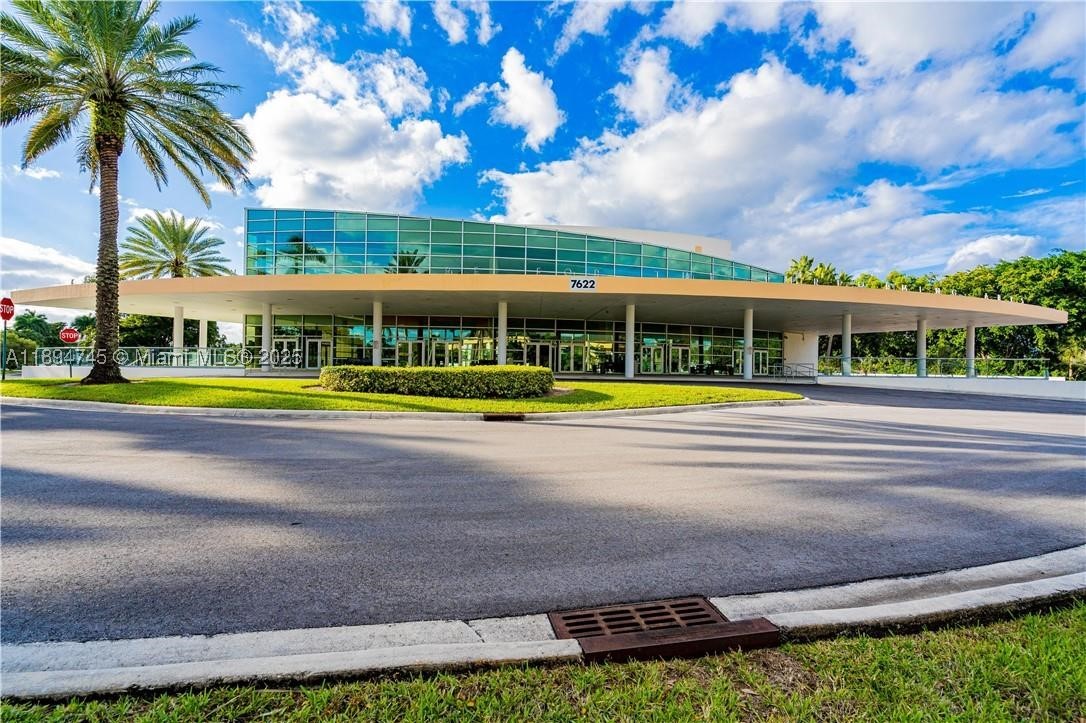 7440 Granville Dr #213, Tamarac FL 33321
