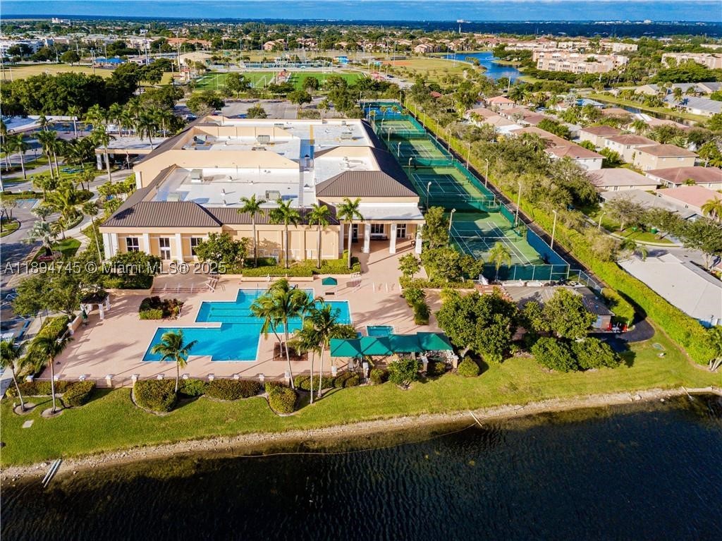 7440 Granville Dr #213, Tamarac FL 33321