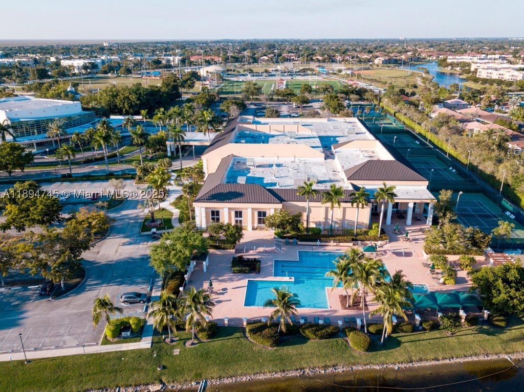 7440 Granville Dr #213, Tamarac FL 33321