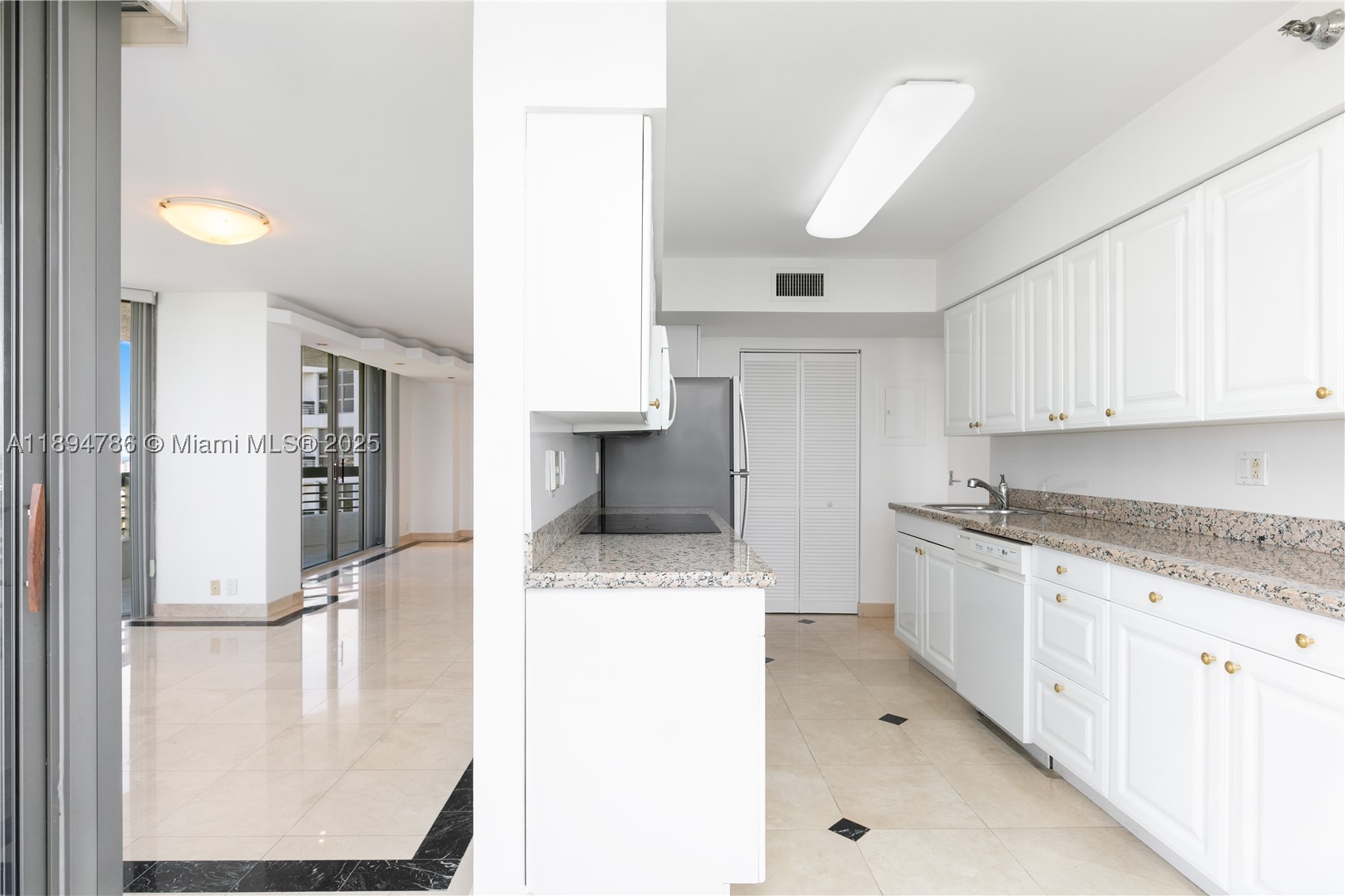 3400 NE 192nd St #LPH5, Aventura FL 33180