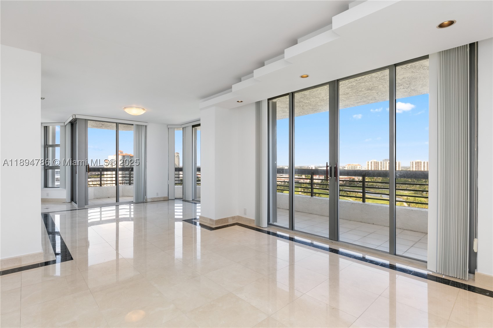 3400 NE 192nd St #LPH5, Aventura FL 33180