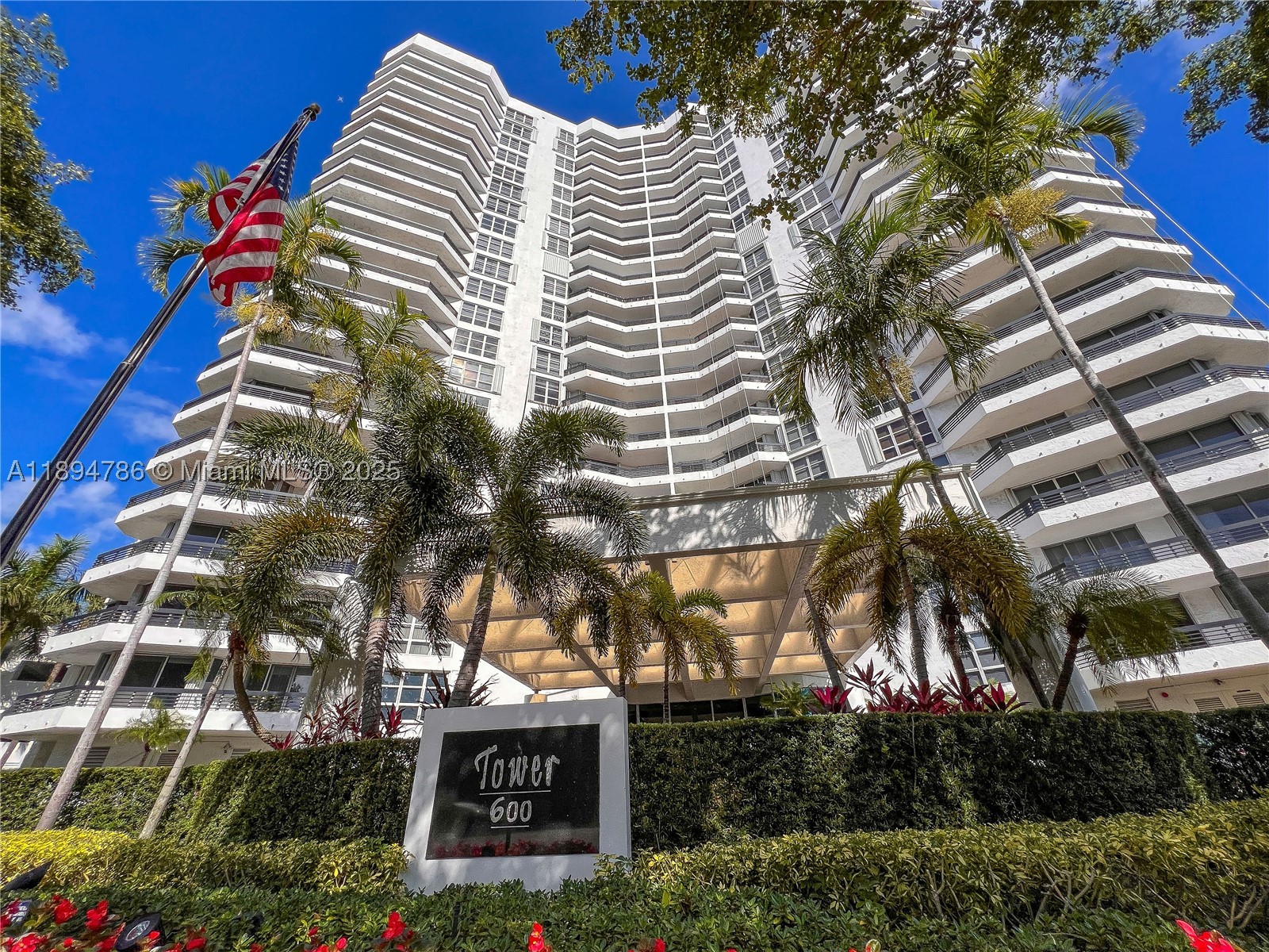 3400 NE 192nd St #LPH5, Aventura FL 33180