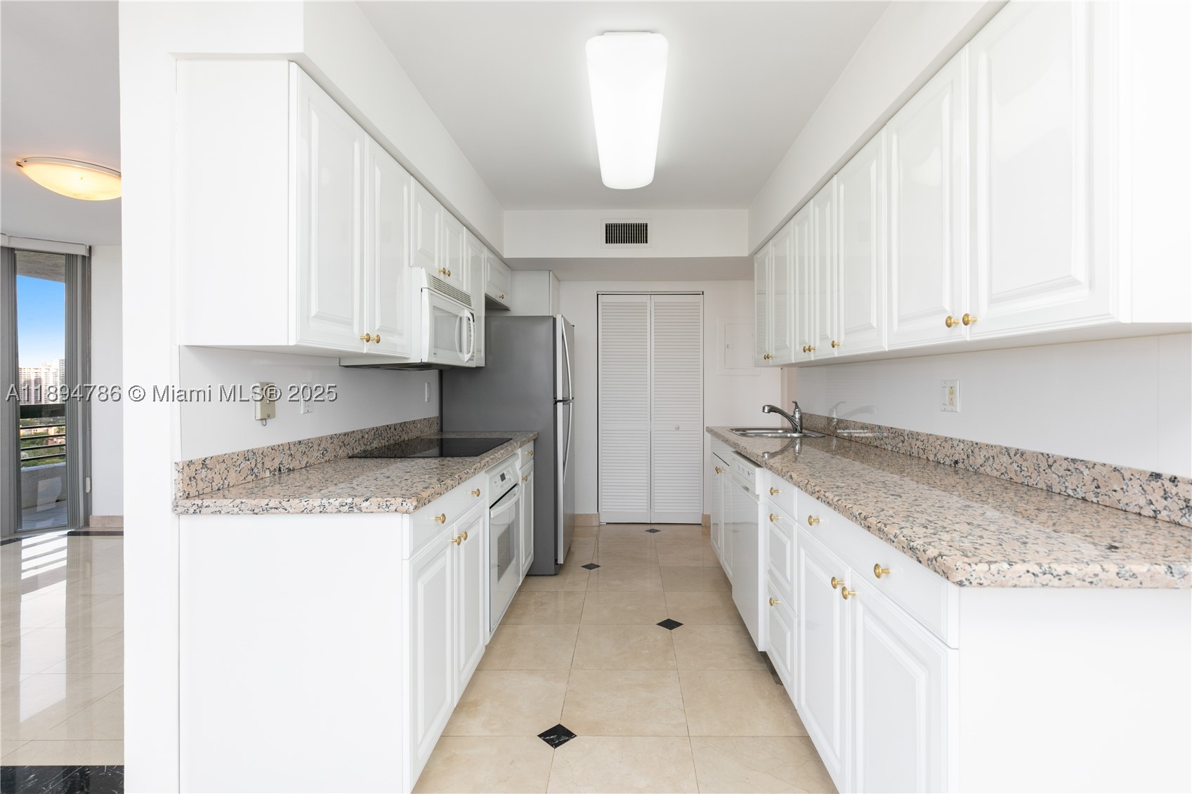 3400 NE 192nd St #LPH5, Aventura FL 33180