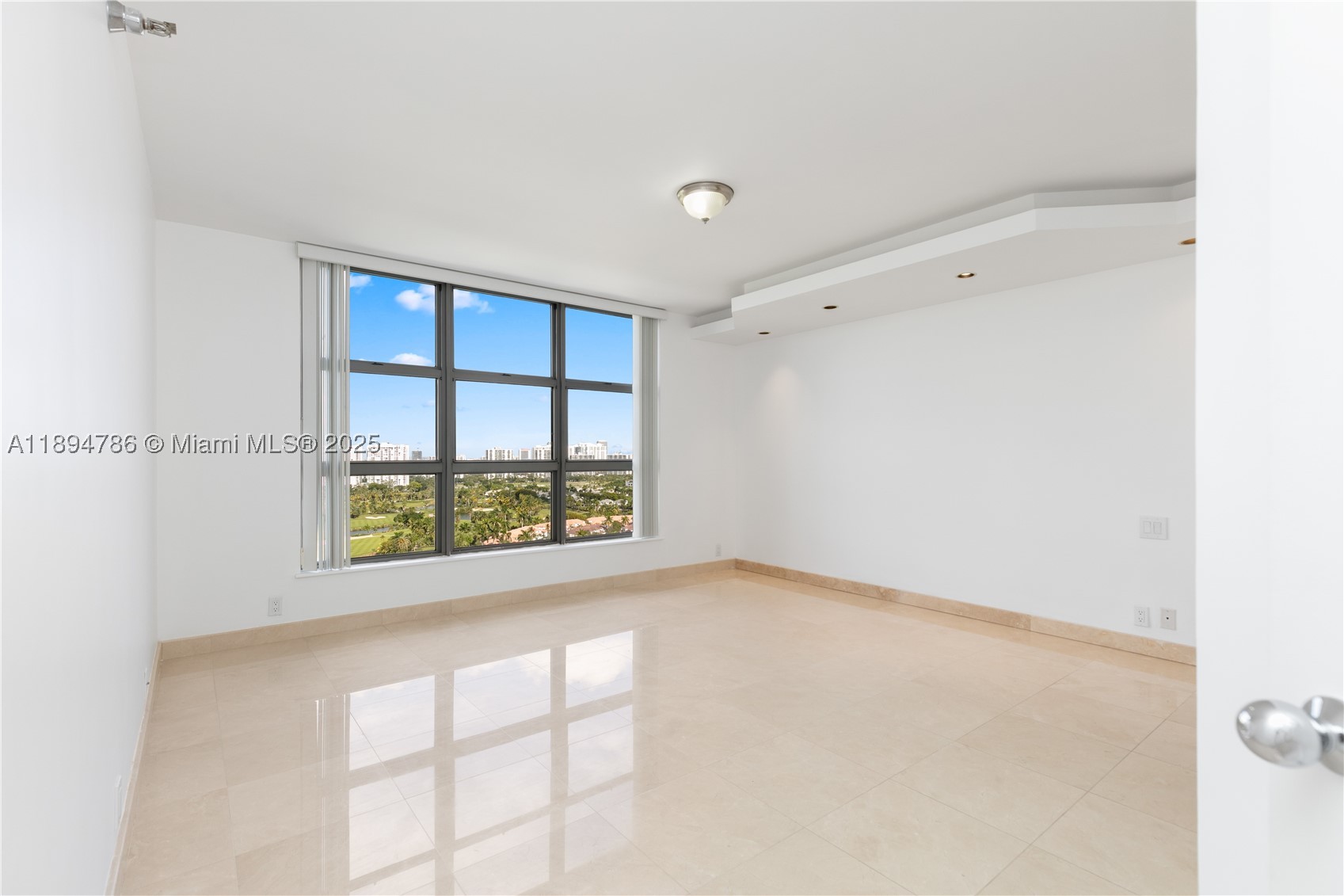 3400 NE 192nd St #LPH5, Aventura FL 33180
