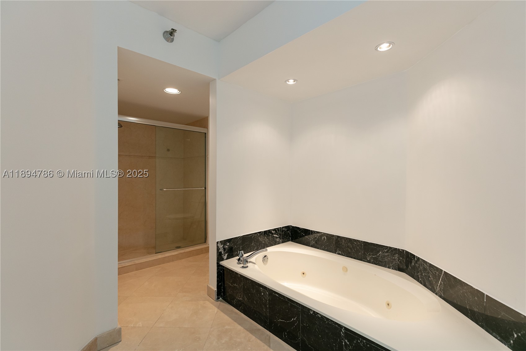 3400 NE 192nd St #LPH5, Aventura FL 33180