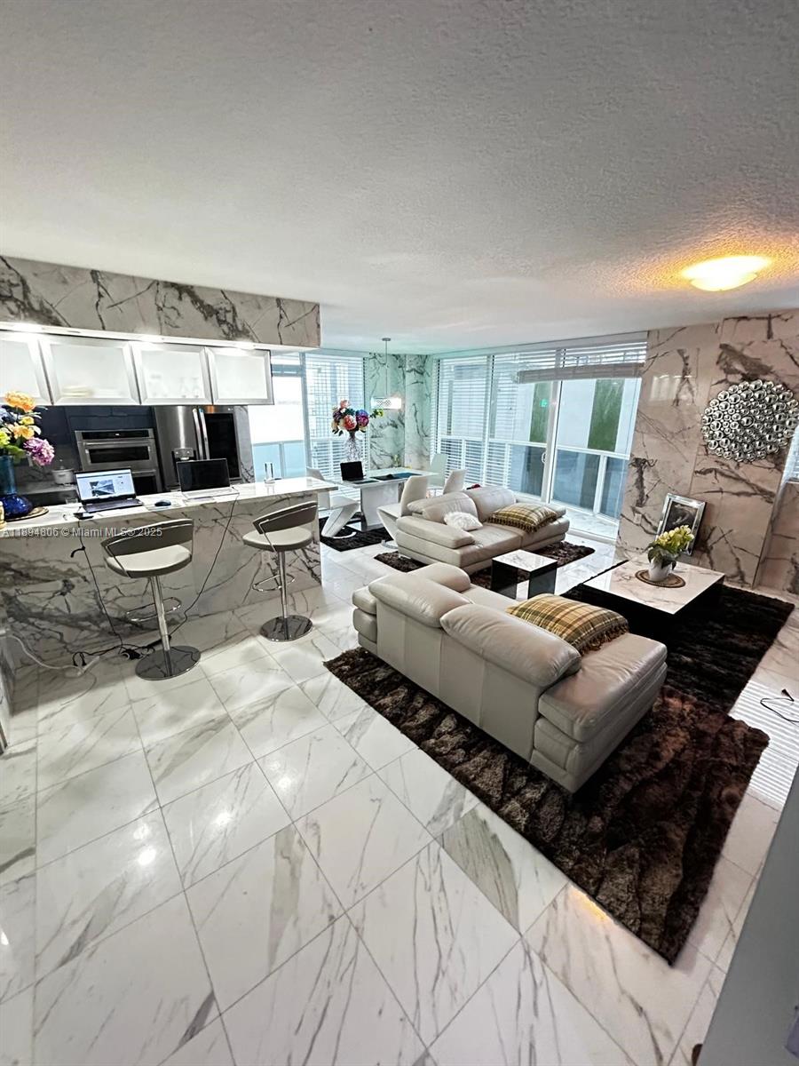 601 NE 23rd St #903, Miami FL 33137