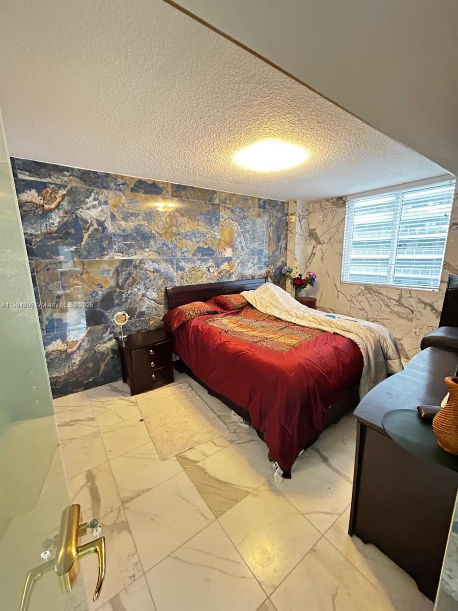 601 NE 23rd St #903, Miami FL 33137