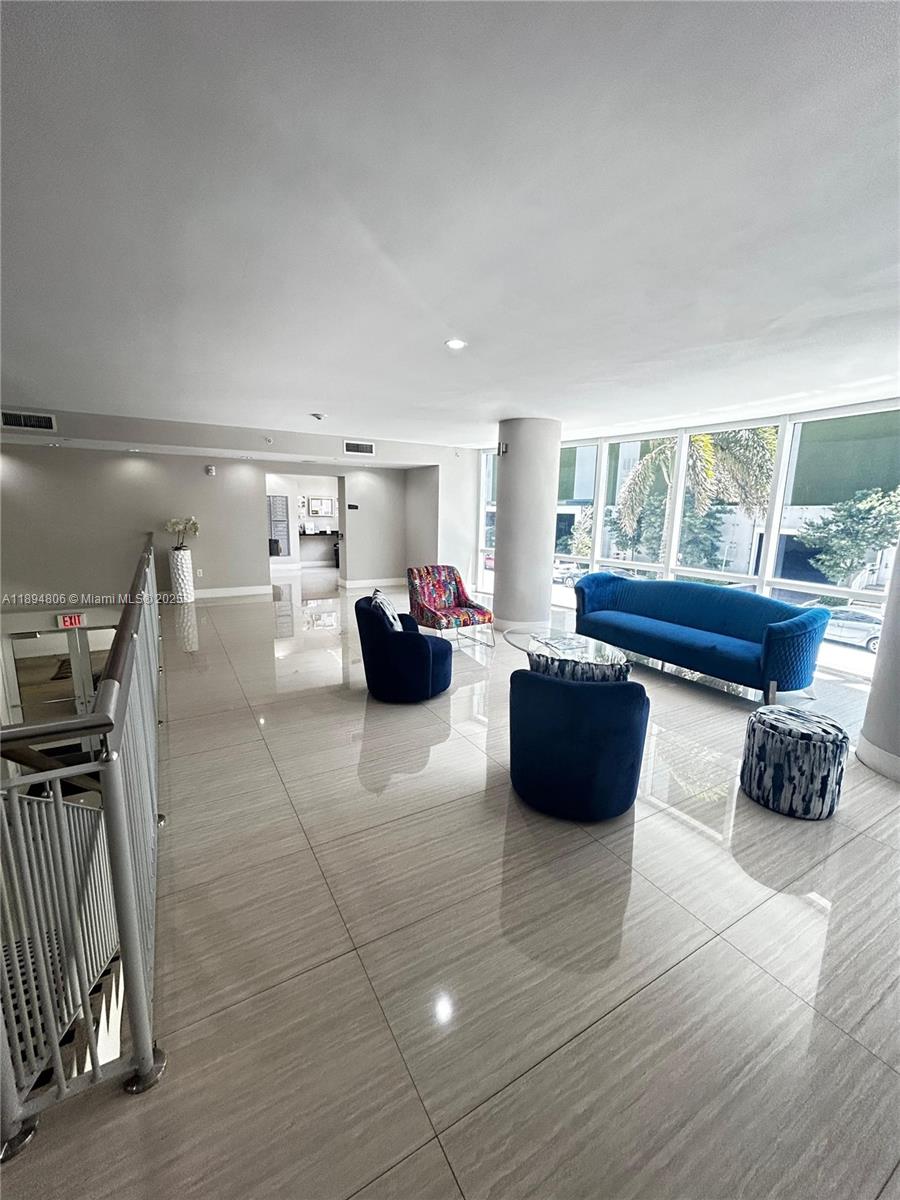 601 NE 23rd St #903, Miami FL 33137