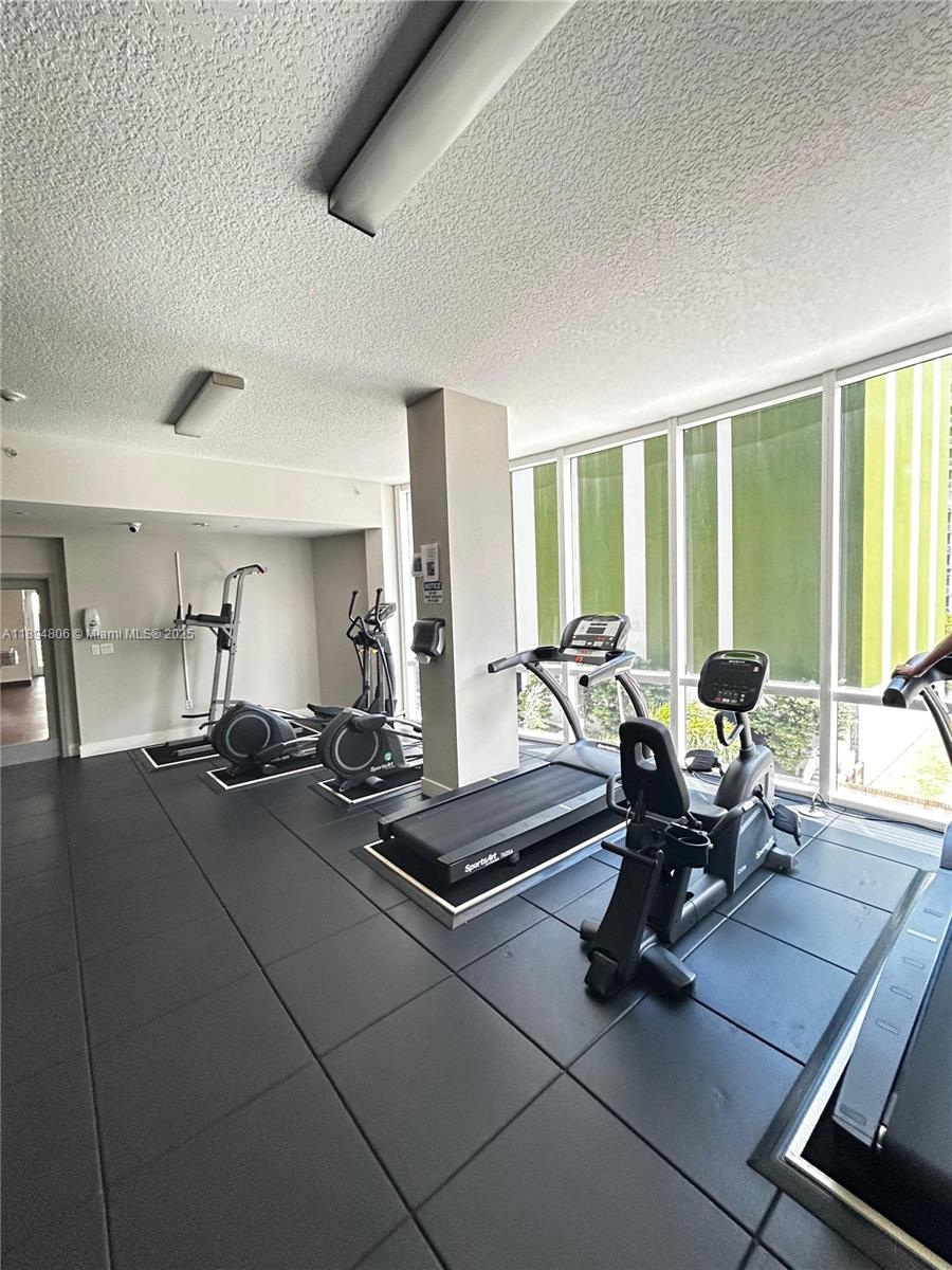 601 NE 23rd St #903, Miami FL 33137