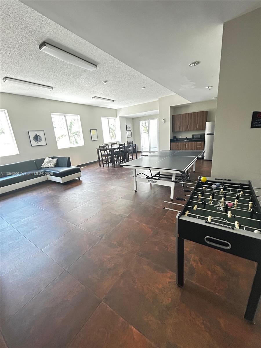 601 NE 23rd St #903, Miami FL 33137