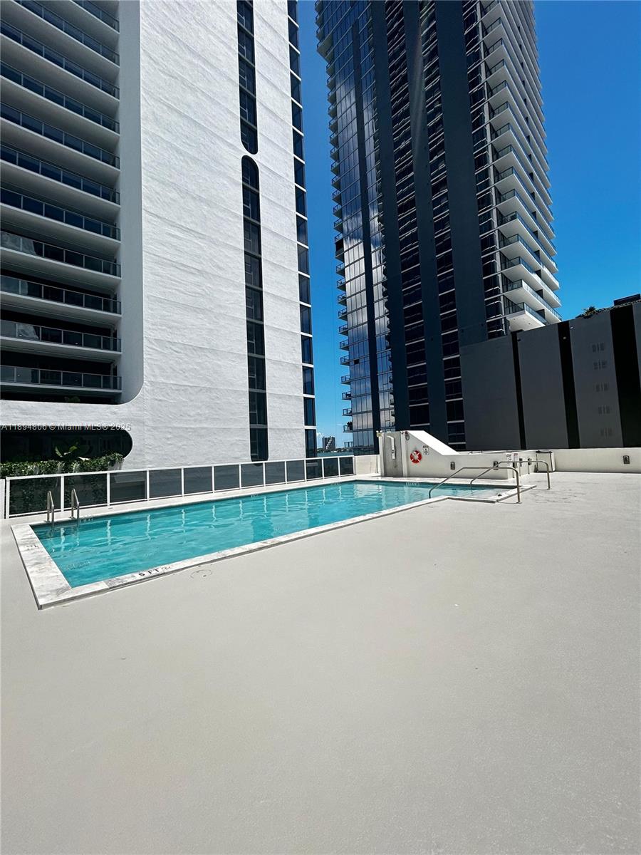 601 NE 23rd St #903, Miami FL 33137