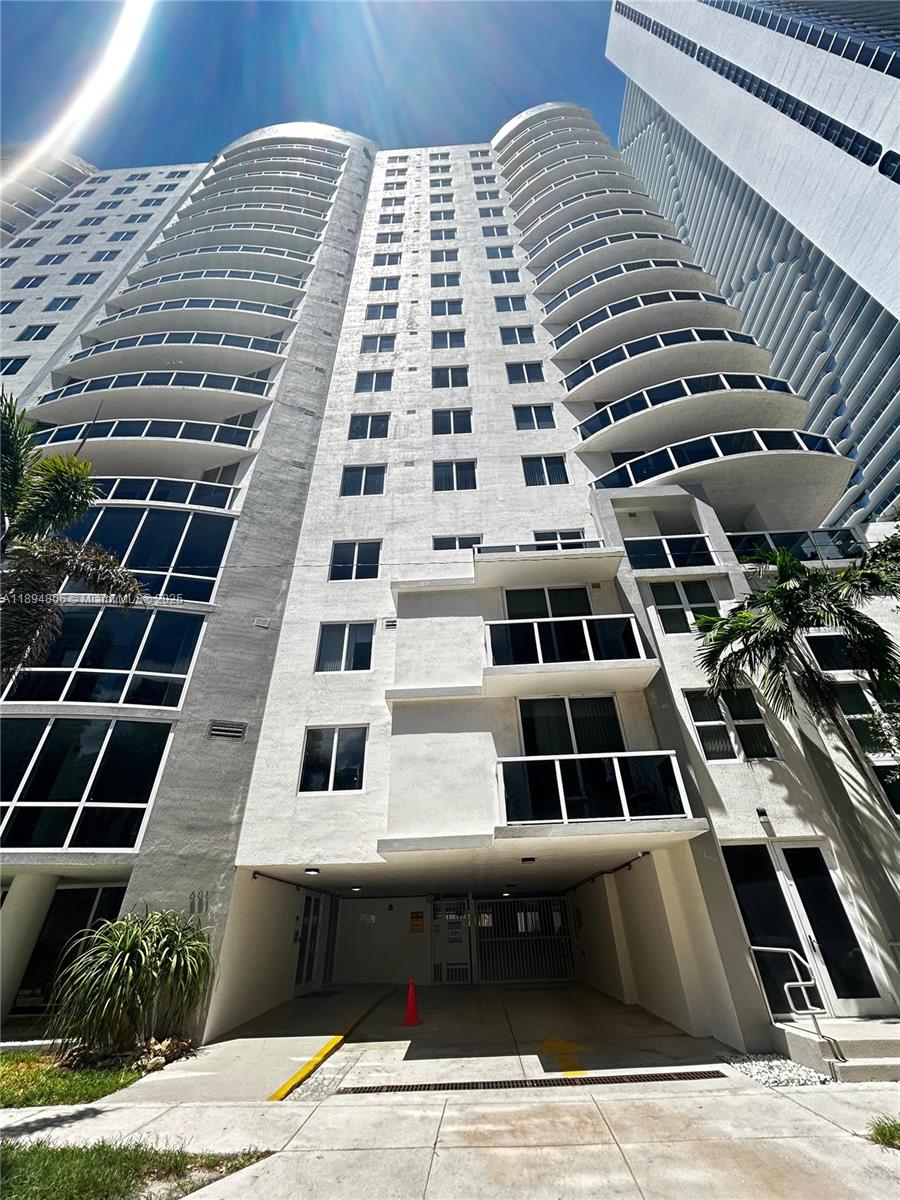 601 NE 23rd St #903, Miami FL 33137