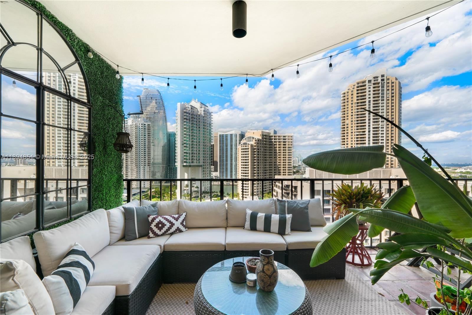 520 Brickell Key Dr #APH00, Miami FL 33131