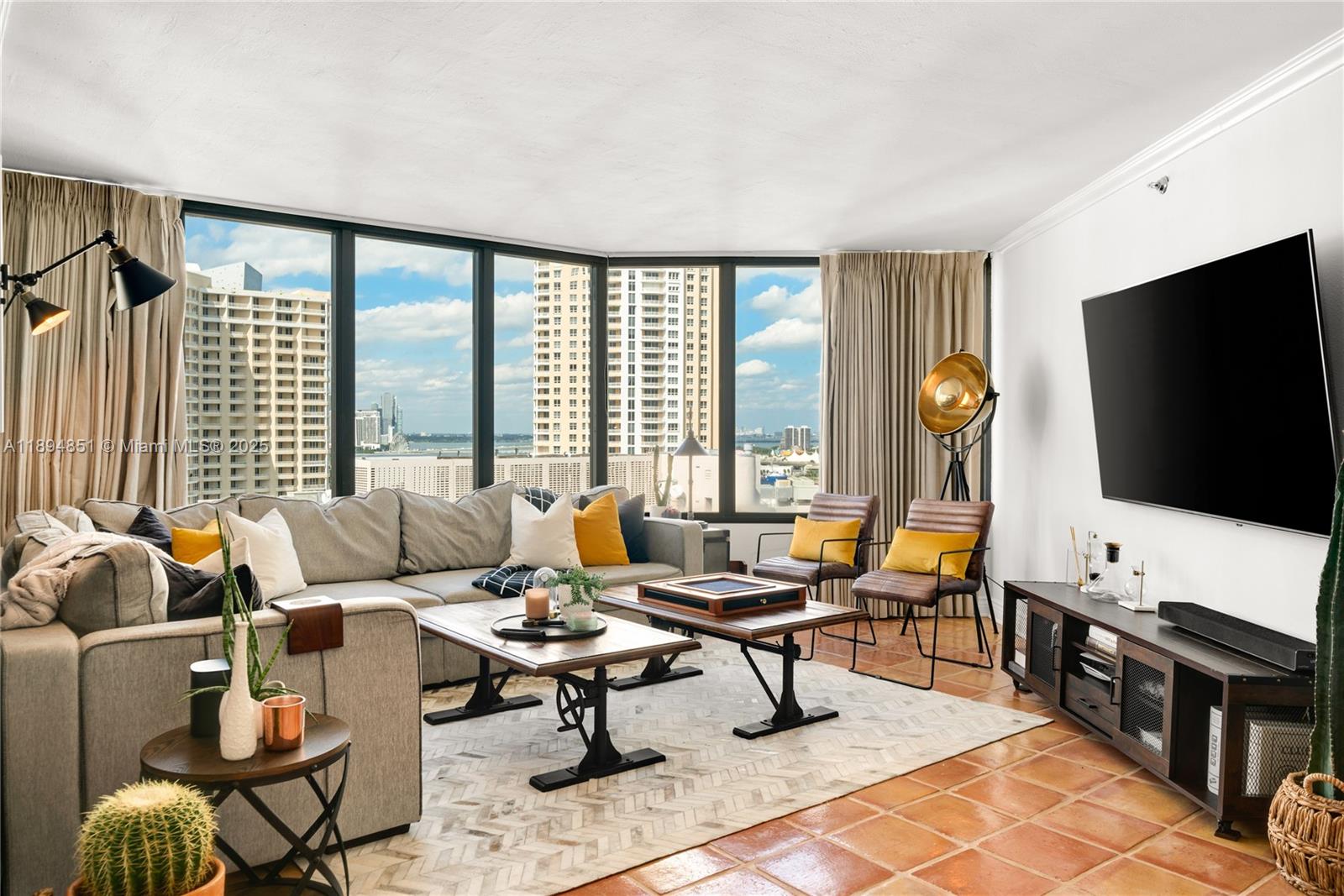 520 Brickell Key Dr #APH00, Miami FL 33131