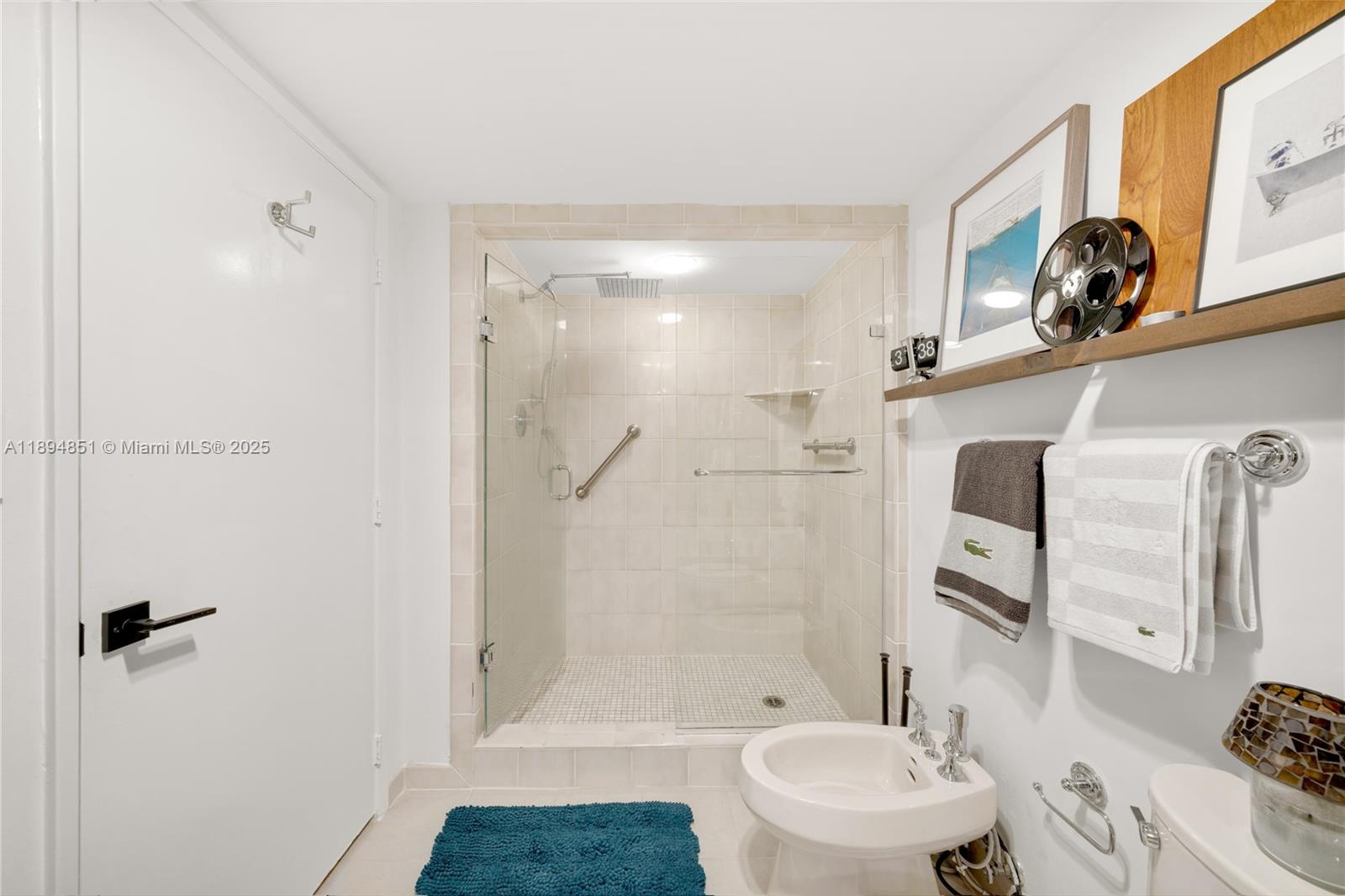 520 Brickell Key Dr #APH00, Miami FL 33131