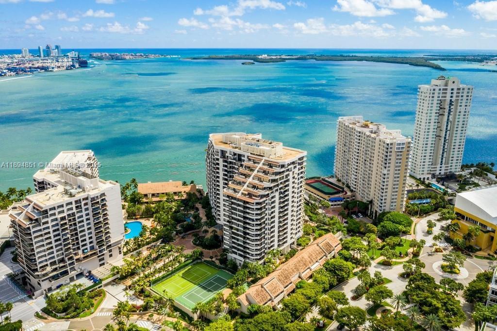 520 Brickell Key Dr #APH00, Miami FL 33131