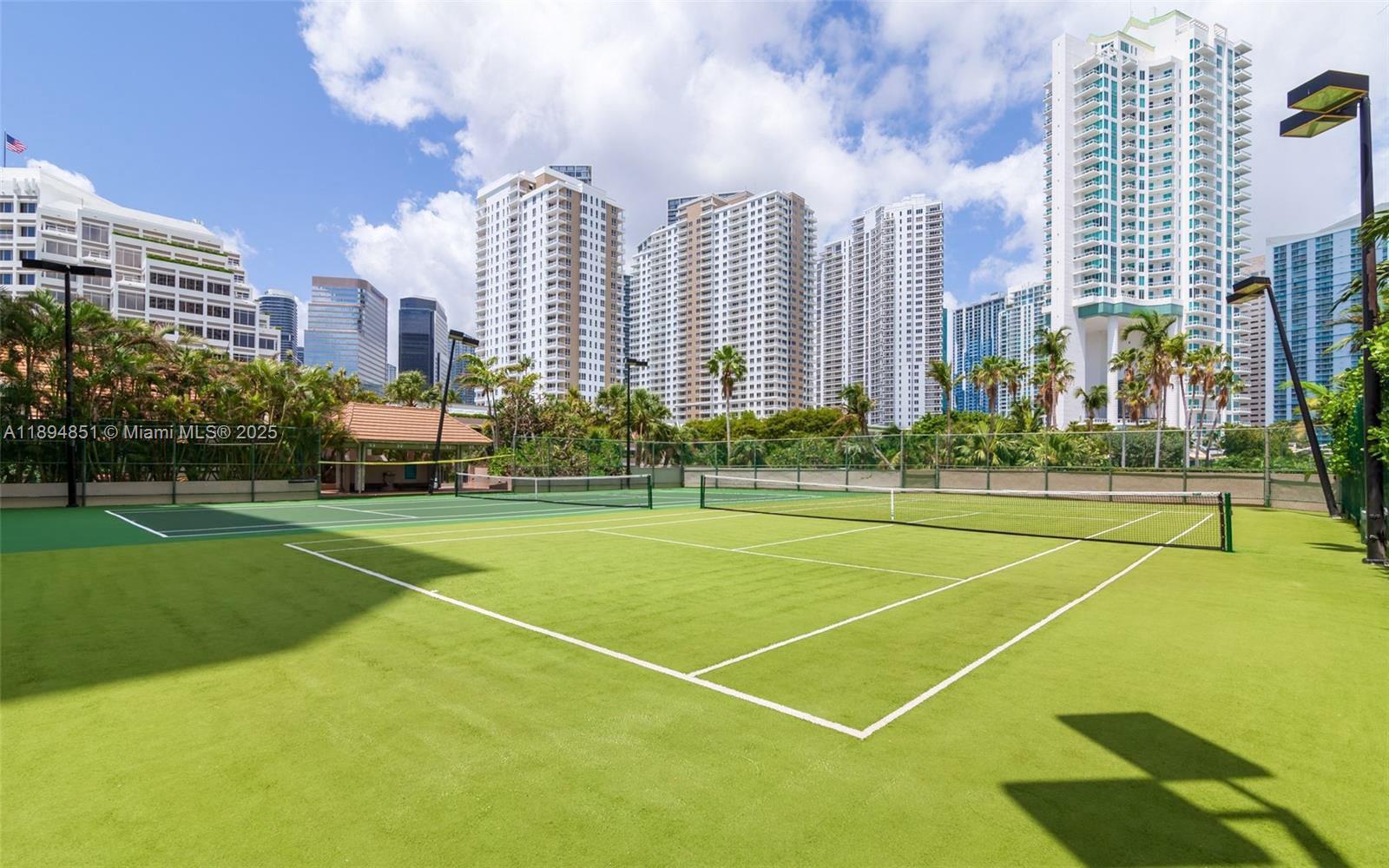 520 Brickell Key Dr #APH00, Miami FL 33131