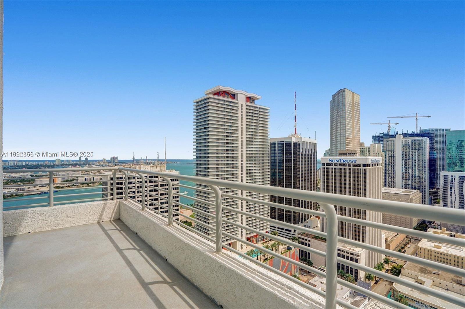 133 NE 2nd Ave #LPH3502, Miami FL 33132