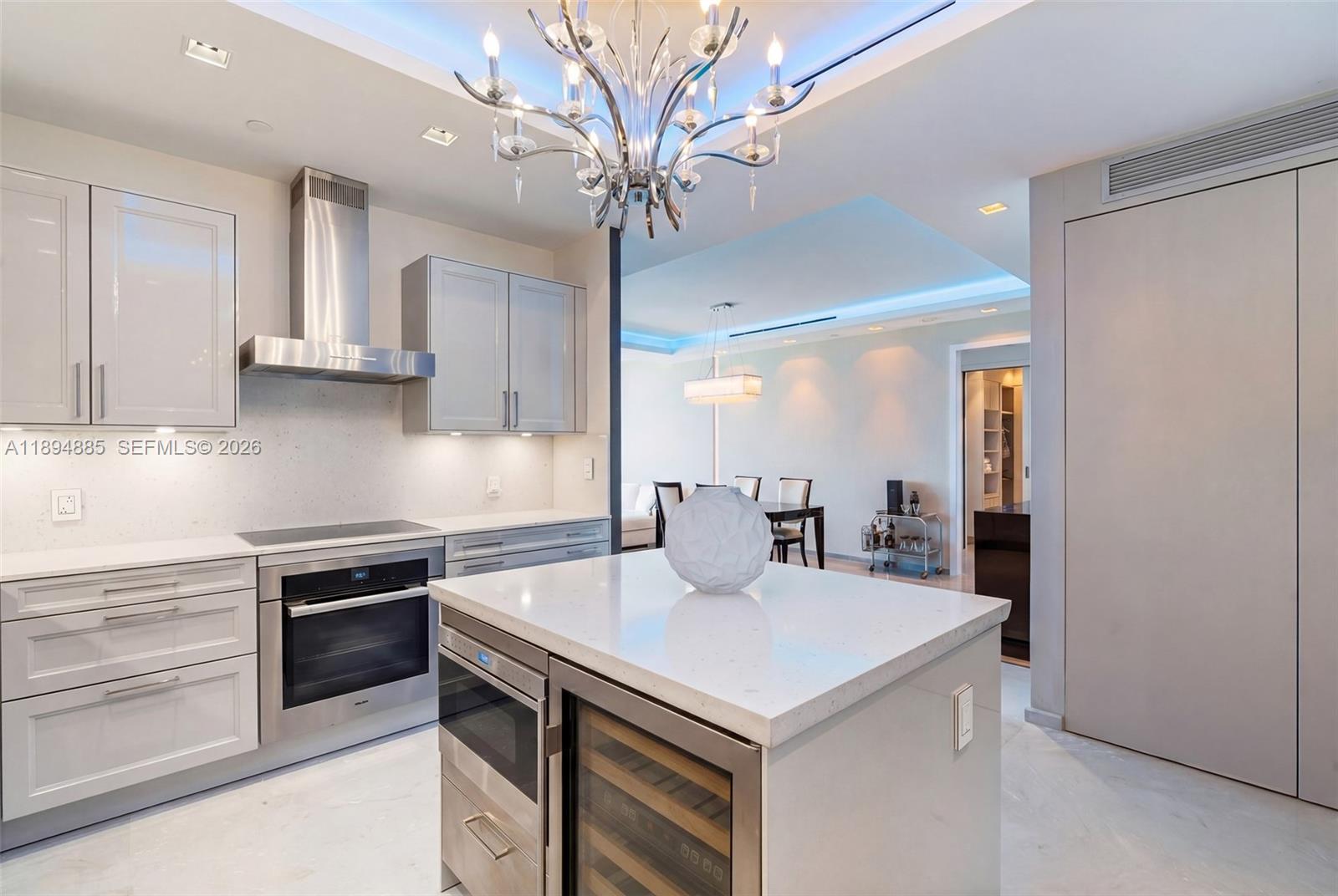 100 S Pointe Dr #2506, Miami Beach FL 33139