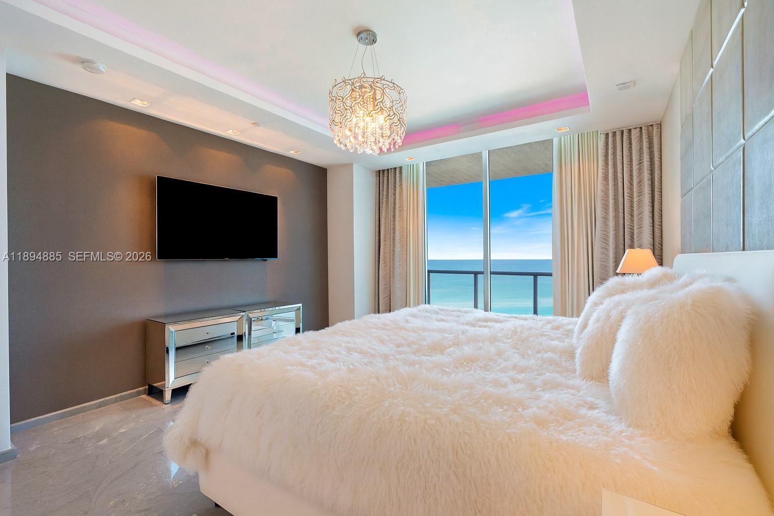 100 S Pointe Dr #2506, Miami Beach FL 33139