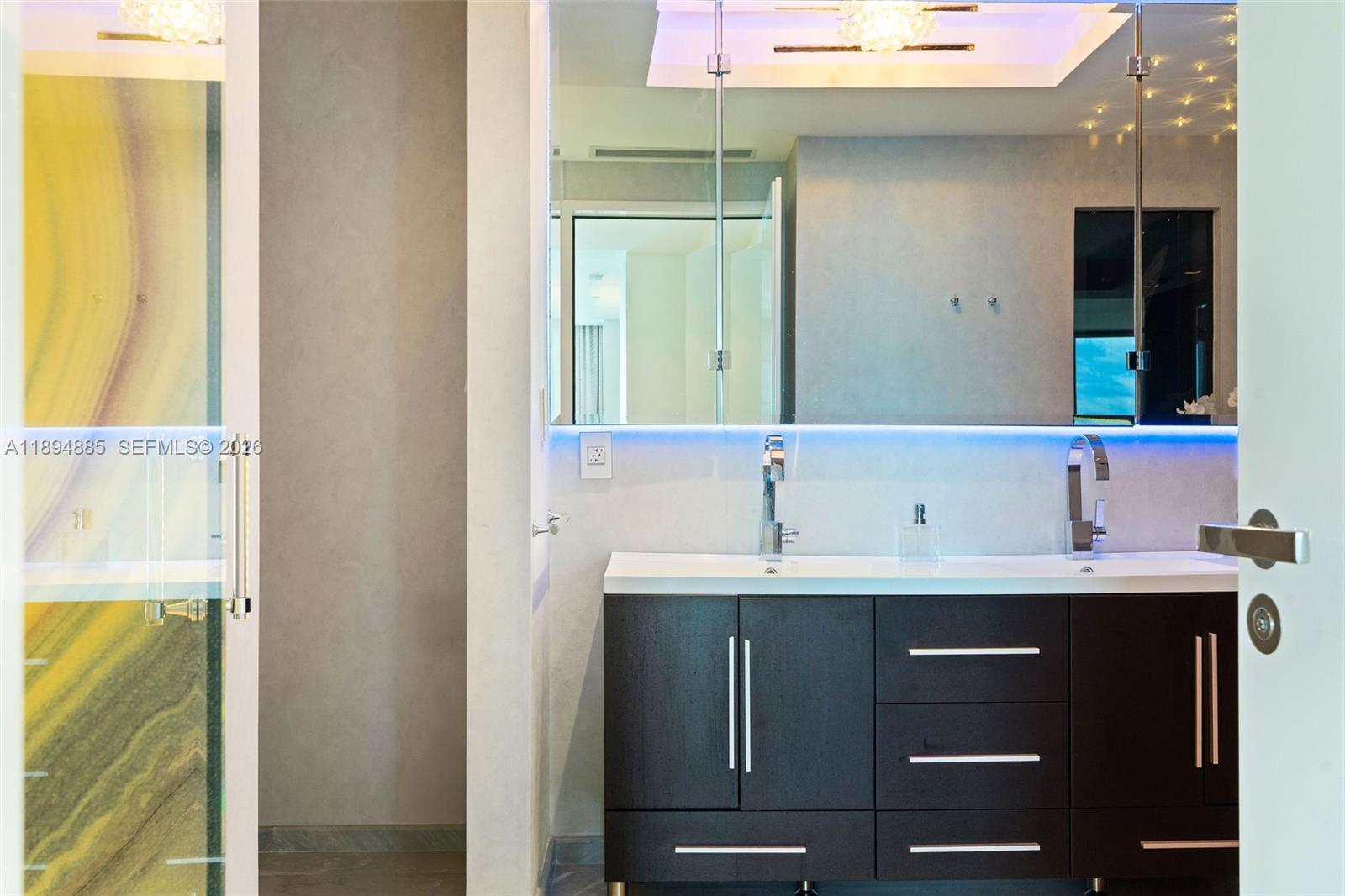 100 S Pointe Dr #2506, Miami Beach FL 33139