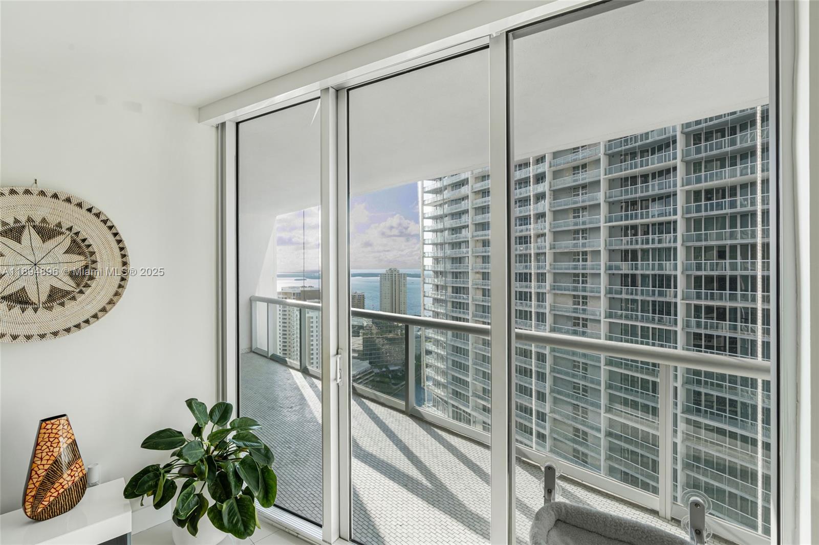 475 Brickell Ave #3111, Miami FL 33131